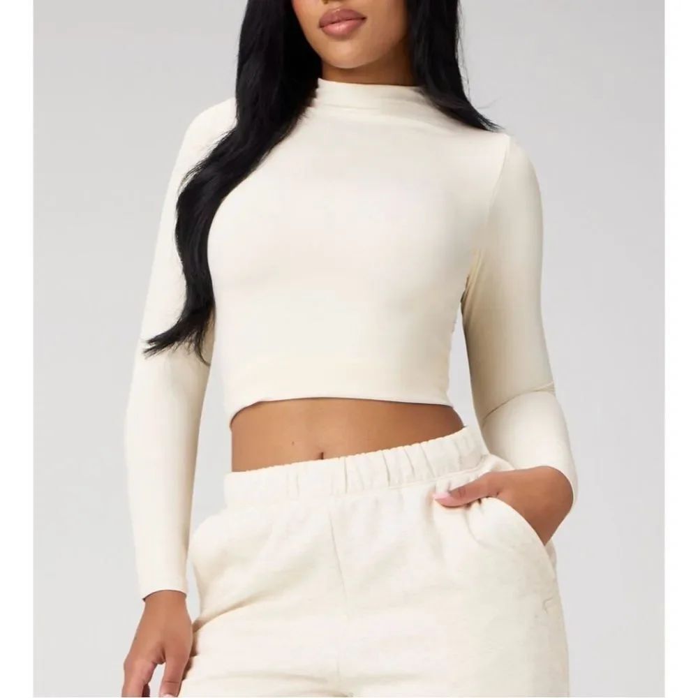 FABLETICS Seamless Long-Sleeve Essential Tee in Bone